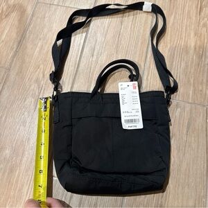 Uniqlo 2 way mini utility bag